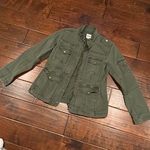 Excellent stretchy lightweight green jacket! Size Medium